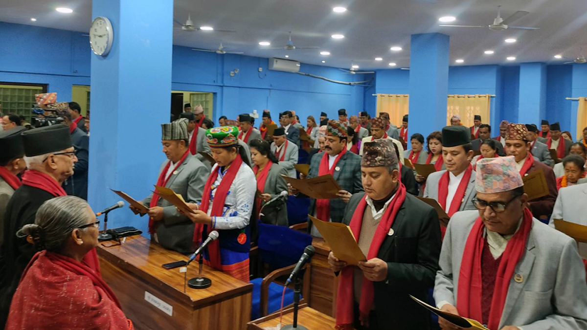 वाग्मती प्रदेशसभाका सदस्यहरूले लिए शपथ